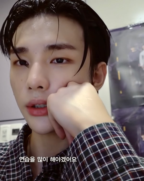 2000JYP's tweet photo. hyunjin’s studio 🤟 https://t.co/hDVkuoDK1z