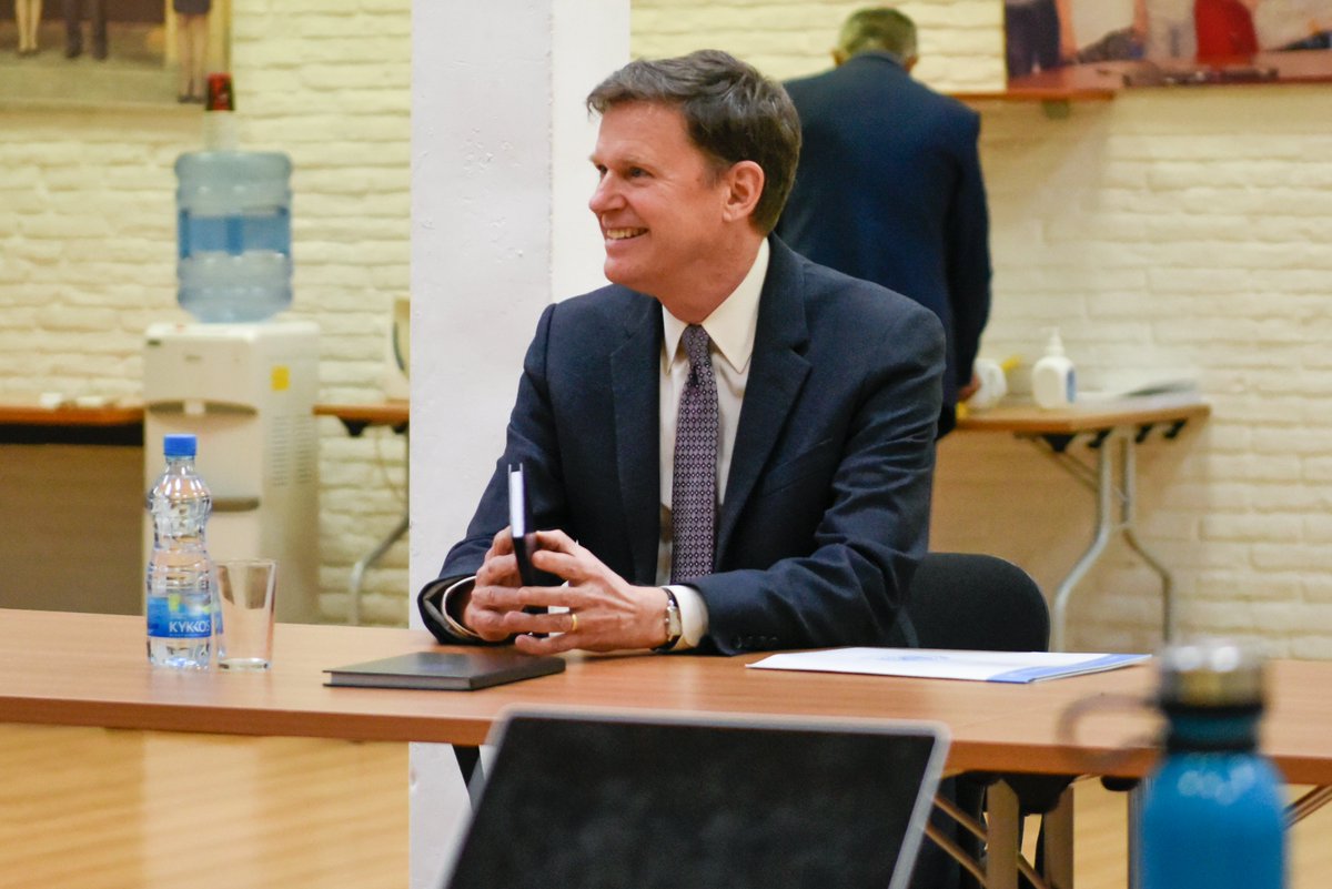 The new Special Representative of the <a href="/UN/">United Nations</a> Secretary-General and Deputy Special Adviser on #Cyprus, Colin Stewart, had his introductory meeting with the staff of the Good Offices Mission. Head of Office Sergiy Illarionov warmly welcomed Mr. Stewart on behalf of all staff.