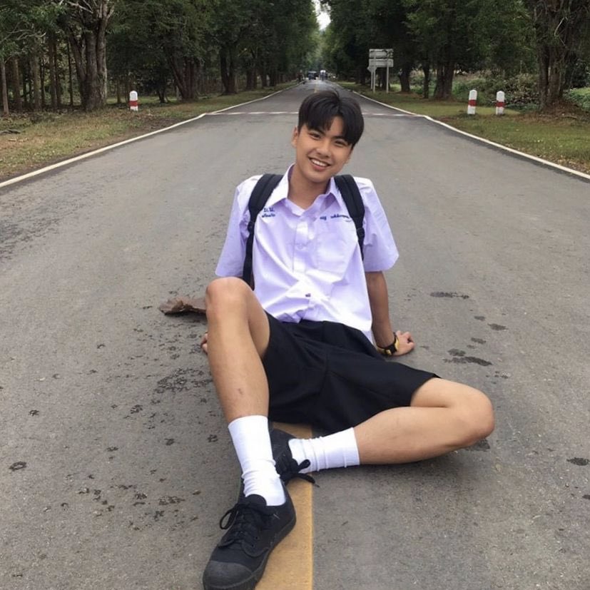 _cornton's tweet photo. โอมดูเป็นมิตรจริงๆ ㅠㅡㅠ โซอบอุ่นมาก ชอบตอนทำทรงนี้มากเลยอ่ะ หล่อ 

#ohmpawat https://t.co/XgMnkDQGJa
