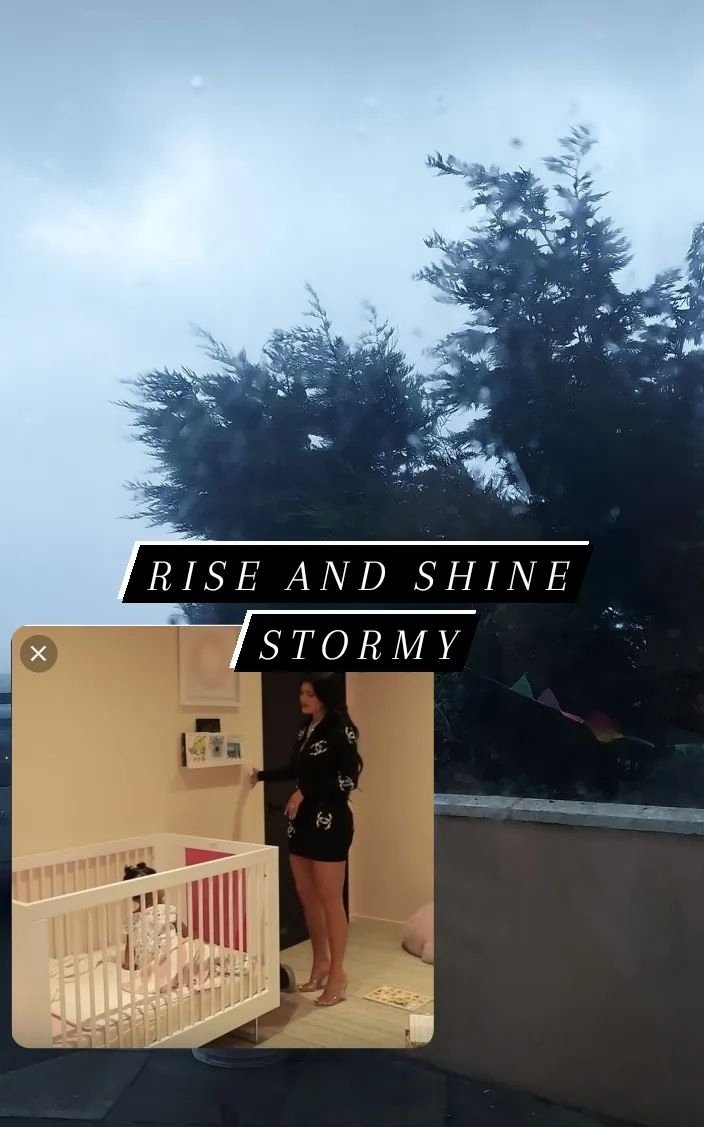 suzosuz02's tweet photo. #StormBarra #Ireland #KylieJenner https://t.co/yzn1y2LrZ8
