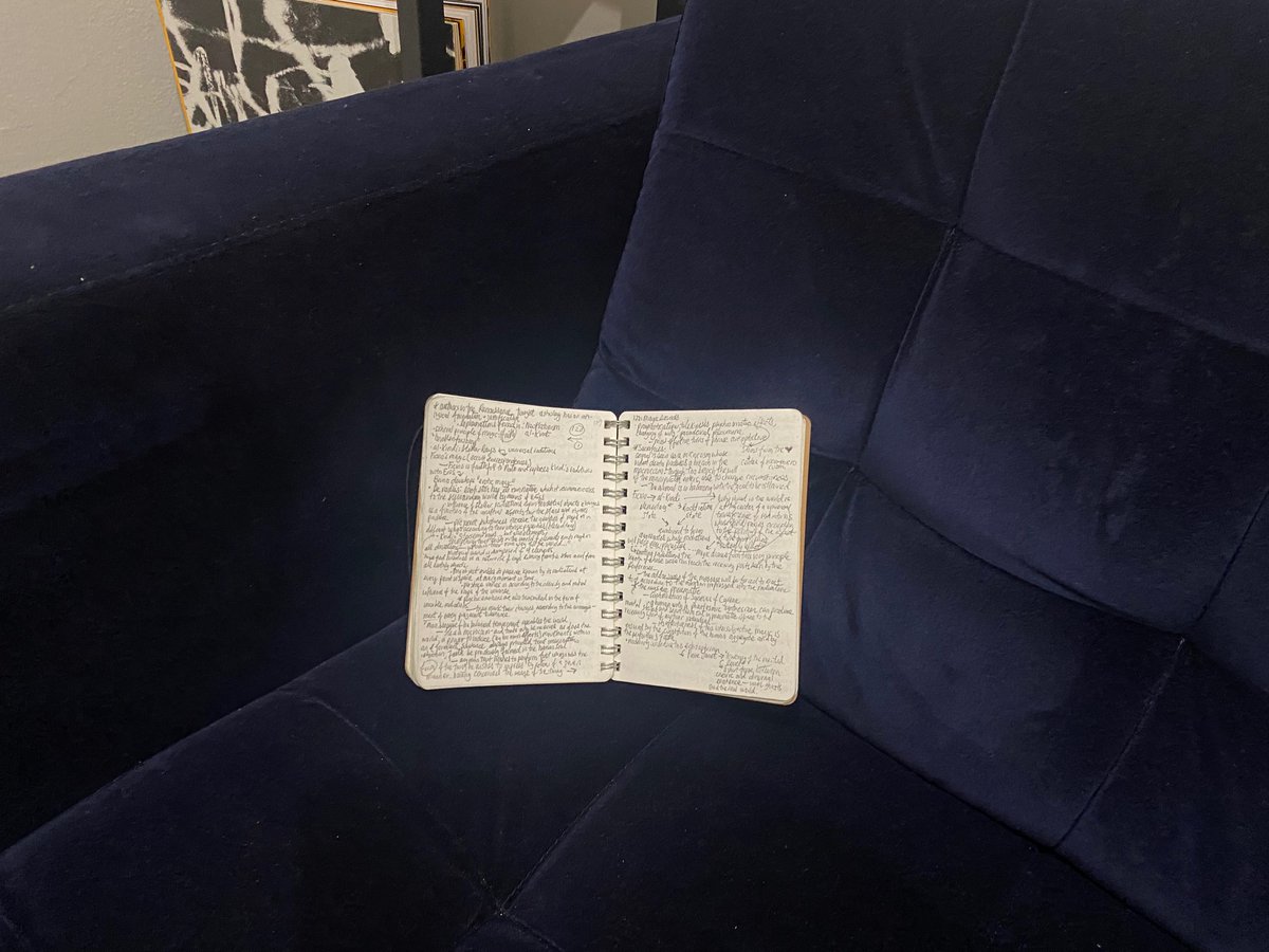 LindyTeen's tweet photo. @teethofangels what. Can u tell from my 4x6 muji notepads where i jolt down nonsense https://t.co/JiYJCC0Yr2