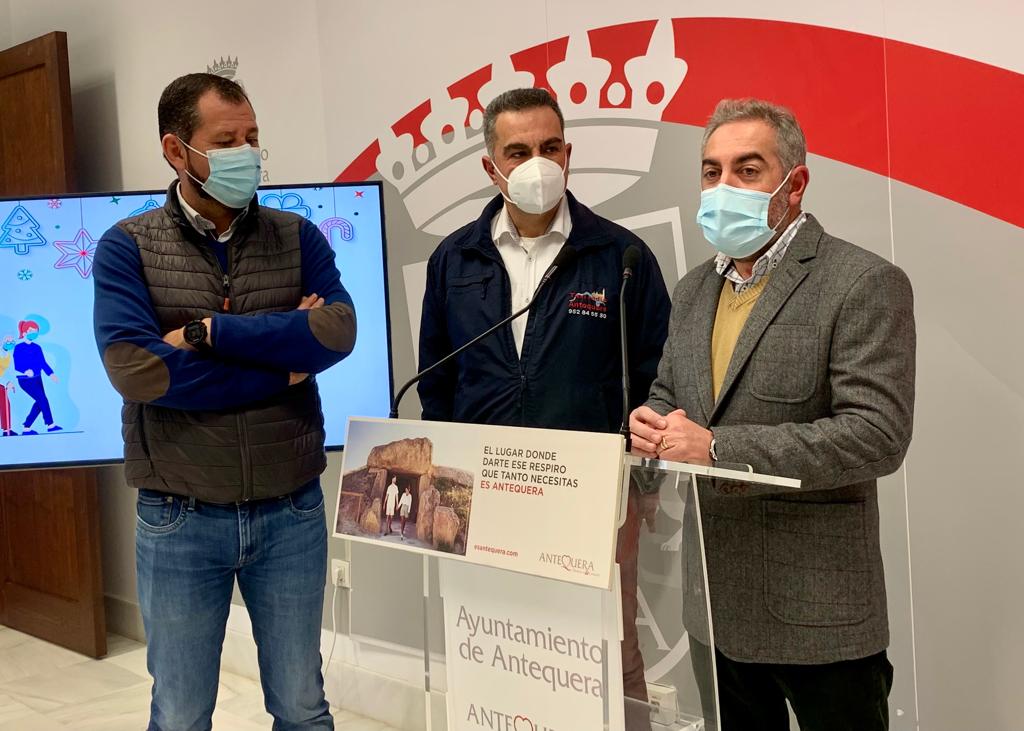 🚖👵 Los mayores de #Antequera disfrutarán del alumbrado de #Navidad el jueves 9 #diciembre 

Una iniciativa del Ayuntamiento, en colaboración con <a href="/taxi_antequera/">Pidetaxi Antequera</a> y el Centro Participación Activa #Antequera

👥 Más de 80 usuarios
🚕 Participan 15 taxis

Contigo #HacemosCiudad