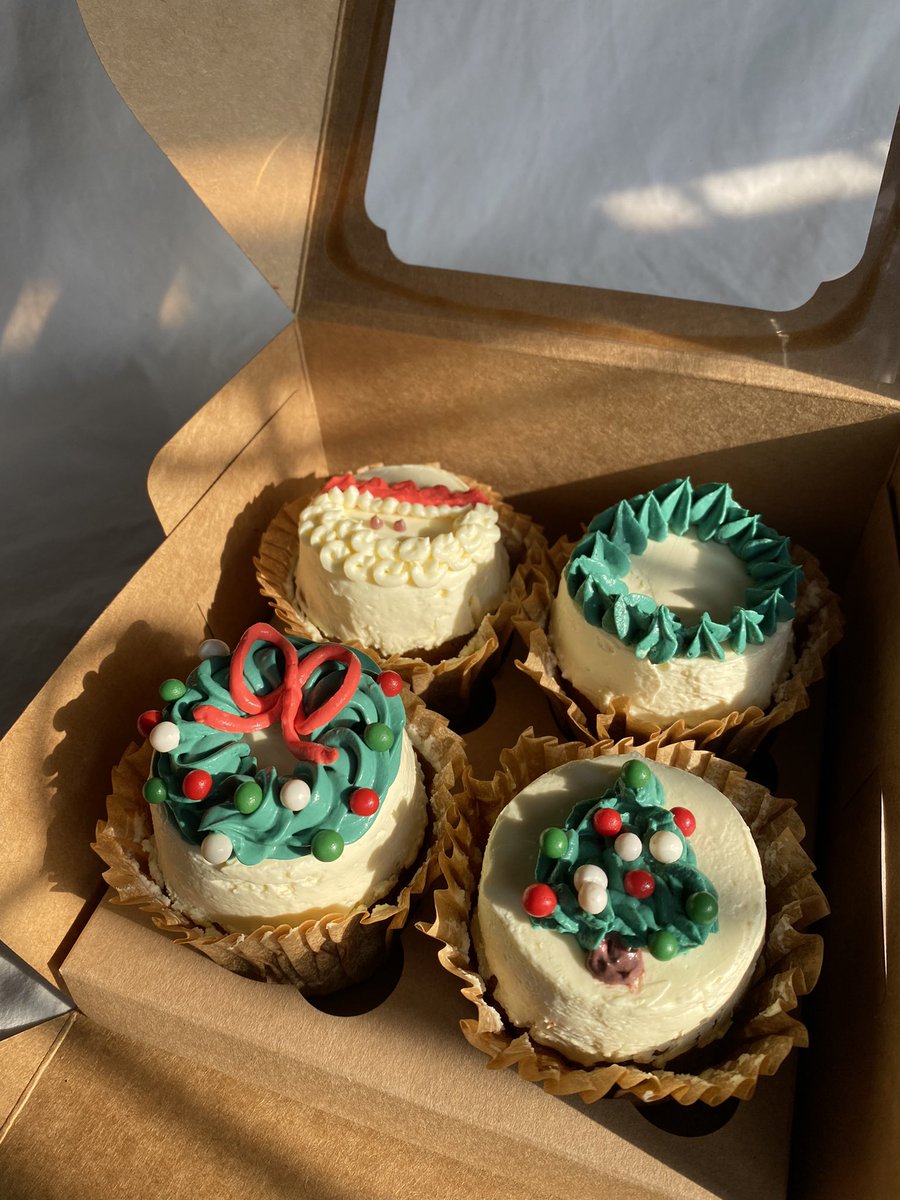 Make_abakee's tweet photo. Carrot cake set🎄🎅🏼🦌 ยังสั่งกันได้น้า ใครมาเที่ยวเชียงใหม่ แวะมาสั่งกันได้นะคะ น่ารักปถมอร่อยด้วย😋 #รีวิวเชียงใหม่ #รีวิวคาเฟ่ #คาเฟ่เชียงใหม่ #คาเฟ่ #เค้กวันเกิด #ฝากร้าน #รีวิวขนม #อร่อยจนต้องรีวิว #อร่อยบอกต่อ #เชียงใหม่ https://t.co/bFkM2cdvUO