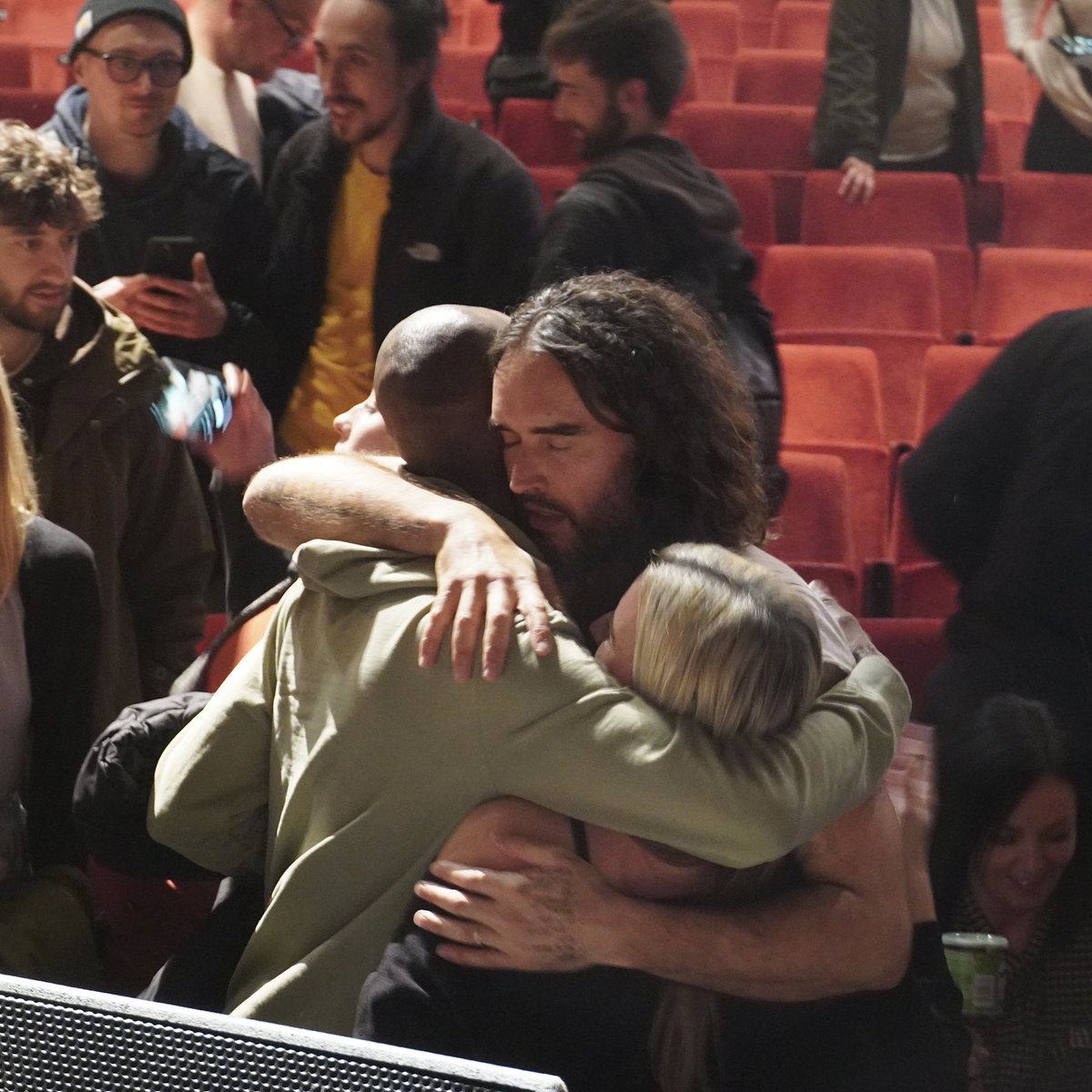 rustyrockets's tweet photo. Southend, what a homecoming, what a congregation of Great Souls! Remember your POWER 💜👍
Come see me in January for my intimate, 2022 warm up shows!!
#33tour https://t.co/m1uMWUK83M