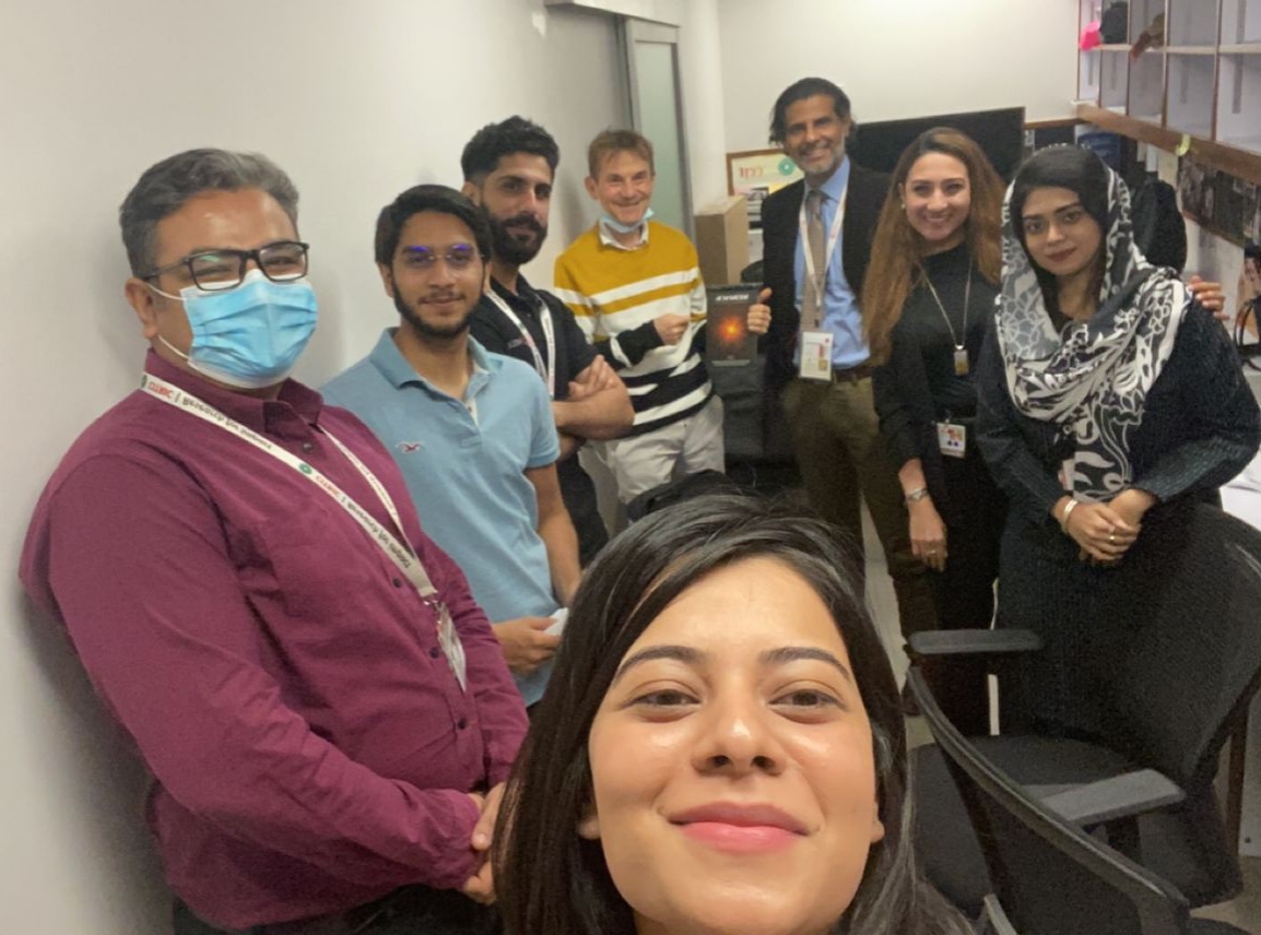 CCITForum's tweet photo. Team CCIT enjoying a discussion on narrative medicine, innovation, creativity, &amp; entrepreneurship in healthcare with Dr. Nick Brown; Pediatrician, Epidemiologist, International Health Researcher, Editor-in-Chief, Archives of Disease in Childhood.@AKUGlobal @amian74 https://t.co/1MoRt5LWSk