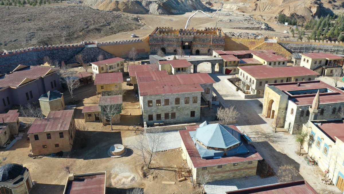 Konya’mızın çehresini değiştirecek bazı yatırımlarımızın son durumlarını paylaşıyorum arkadaşlar. 

8️⃣

📍TRT Uluslararası Film Platoları