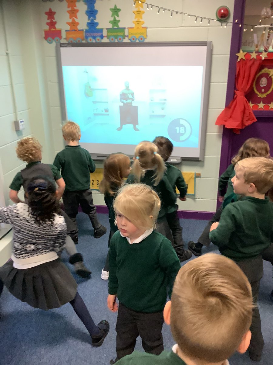 springwoodfs's tweet image. We are doing an active8 session with Spiderwicks for our PE lesson today #swhPE #joewicks #PEwithjoewicks