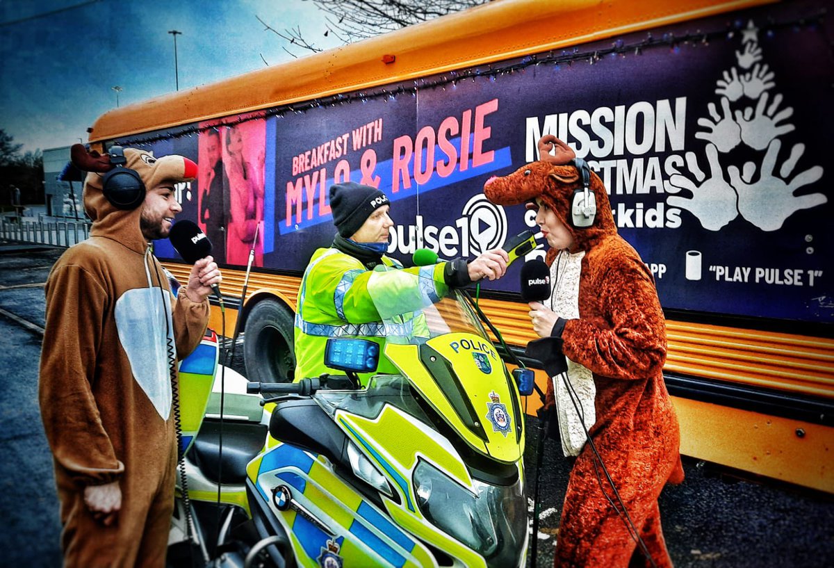 HitsWYorksNews's tweet photo. Oh deer Rosie, what you like?! 😂
#fillthebustour https://t.co/FOdSokpj7B