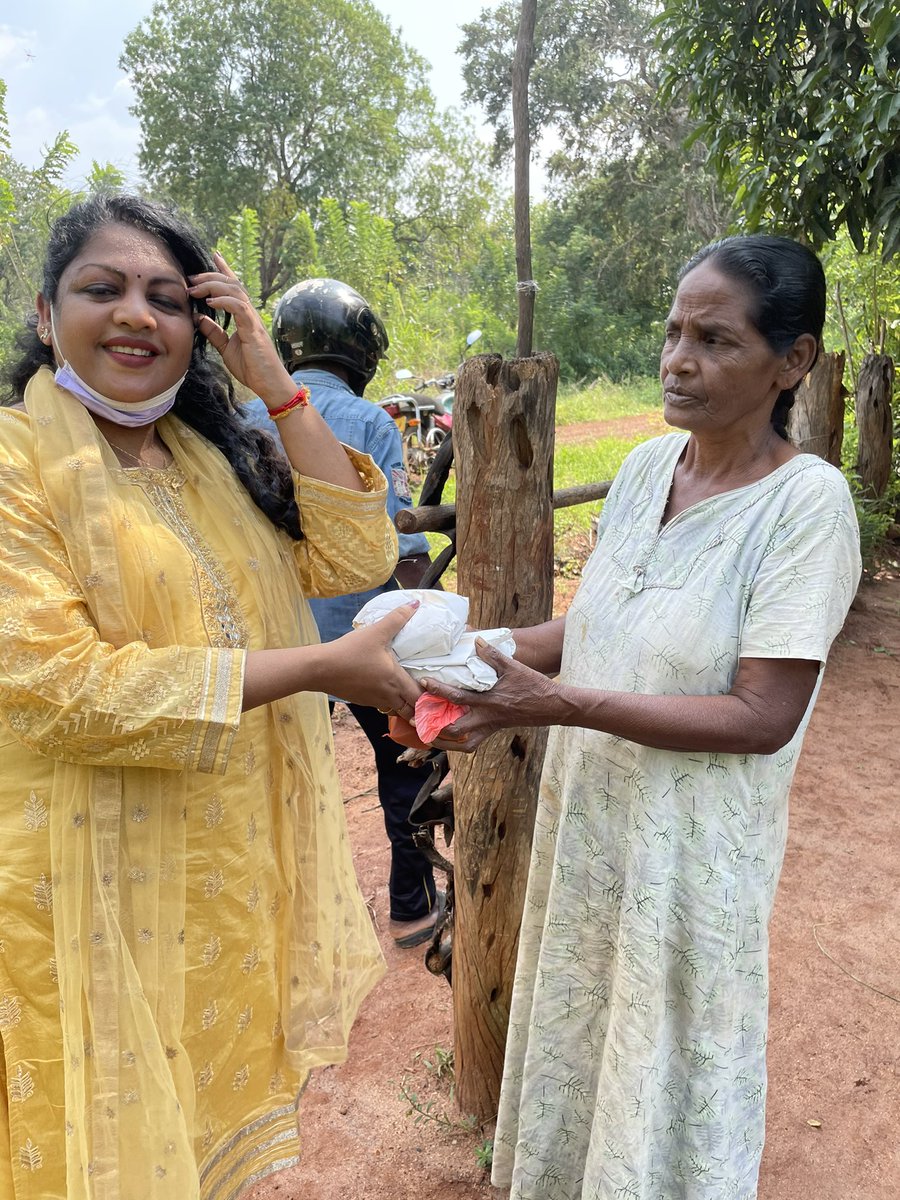 KALIARULAR_EROS's tweet photo. Today 7-12-2021 #Food & Children’s #Gifts Distributed In #Kannaddi Behalf Of #ARULAR To #KannaddiFarm Residents. For #ARULAR’s 2nd Anniversary Of Him Passing 3-12-2019. #WeMissYouARULAR 🙏🏽.
#KaliArulpragasam #DaughterOfARULAR 💫#ARULARRemembrance #ARULARLegacy #DaughterOfEros https://t.co/2dnvSMUgd9