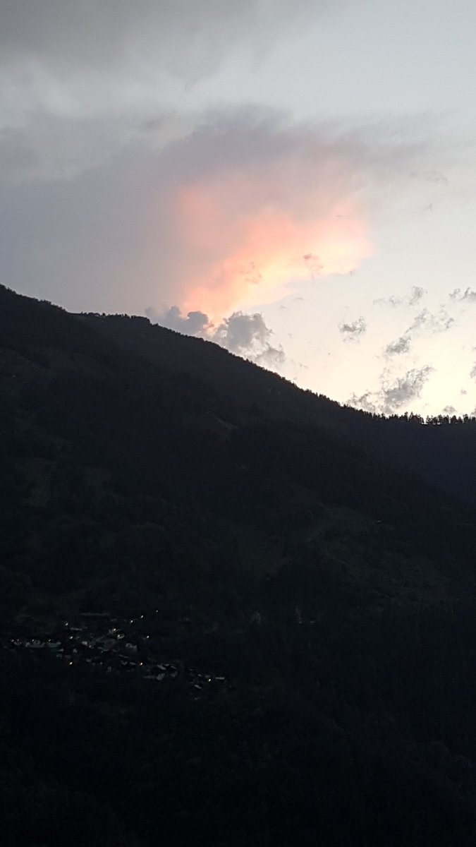 jacques_zuber's tweet photo. Quelques photos prises en Valais @valaiswallis dans le Val d'Anniviers @valdanniviers lors de mes balades ou depuis le chalet. https://t.co/4kACaXUWfH