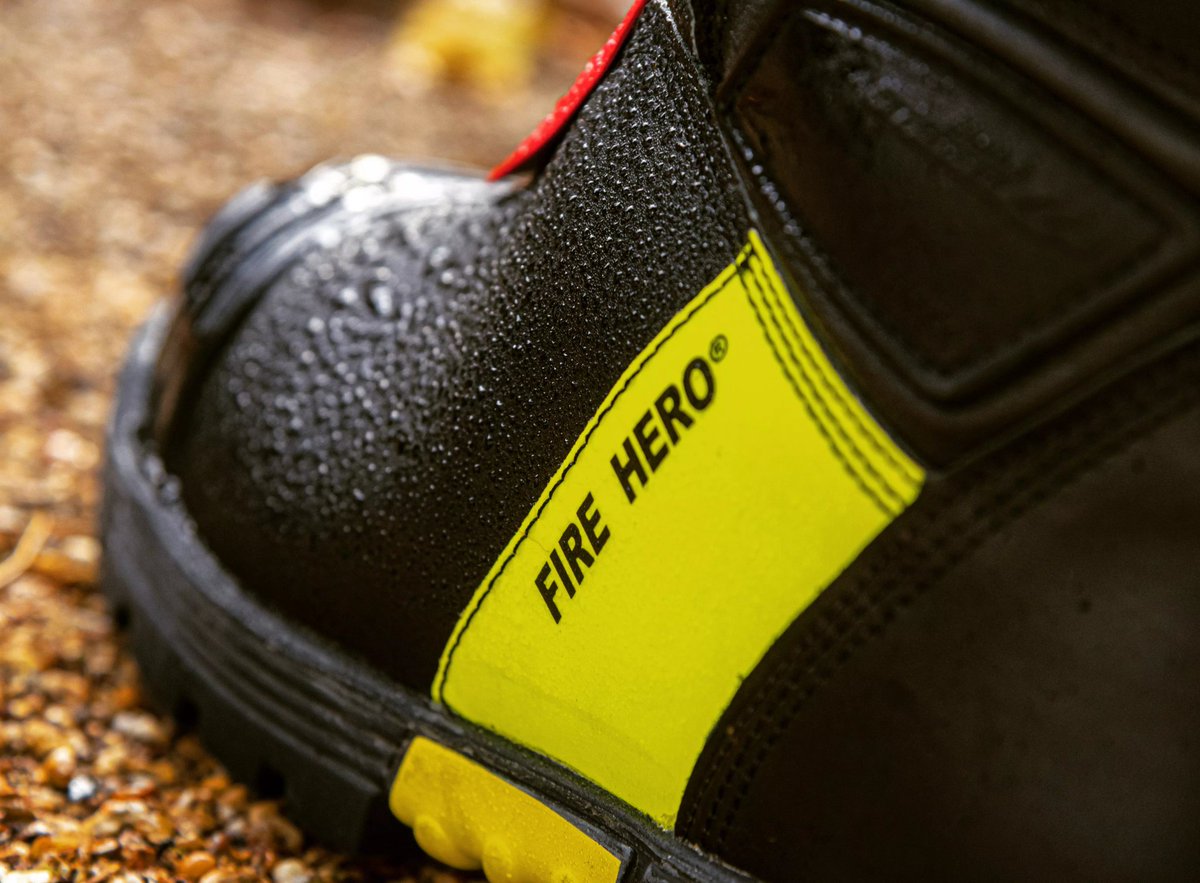 LightstormN's tweet photo. #Haix #firehero2 #boots https://t.co/aHQtm1J5mZ