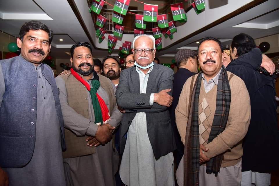 PPP_Pakhtunkhwa's tweet photo. #PPPKP warmly welcomes all the workers from each part of the country at the city of flowers #Peshawar. #PPP always like a family.
President #PPPKP @NajmuddinPPP
#PPP54thFoundationDay #JalsaTouHoga https://t.co/2nH0bv6adf