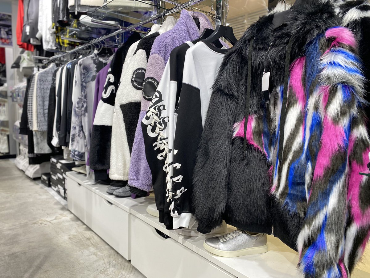 yuki_hydey's tweet photo. SHIBUYA ZY.本日もオープンしてまっす‼️

新作続々入荷してるので是非チェックを👀

気になるアイテムはお気軽にお問い合わせ下さい^^

📞 03-3477-8163

#shibuyazy
#BUFFALOBOBS https://t.co/PkkQXcAemS