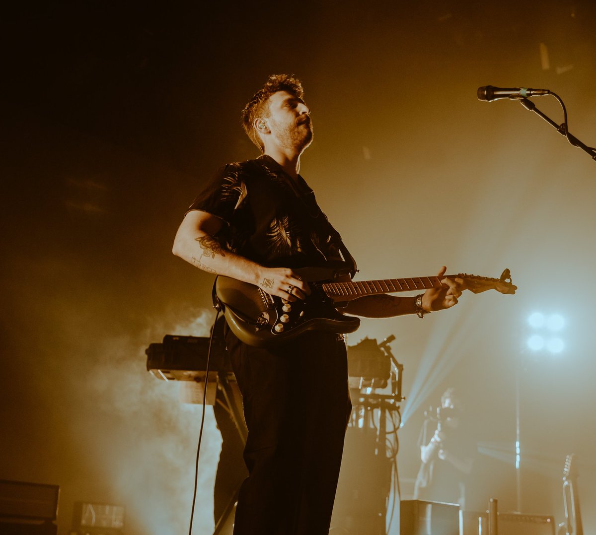 haleykillam's tweet photo. @TwoFeetMusic is Too Good and we are not worthy. Shot at @TheNovoDTLA for @concertupdater https://t.co/P6849lJPPe