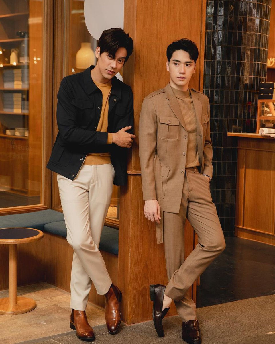 TEePlayRoom's tweet photo. [2021.11.30] IG : Tae_Darvid

TEe &amp; Tae with #KennethColeTH

#TEeThanapon #ตี๋ธนพล
#TaeDarvid #TECHNICOLE https://t.co/Tr2zkjaNFQ