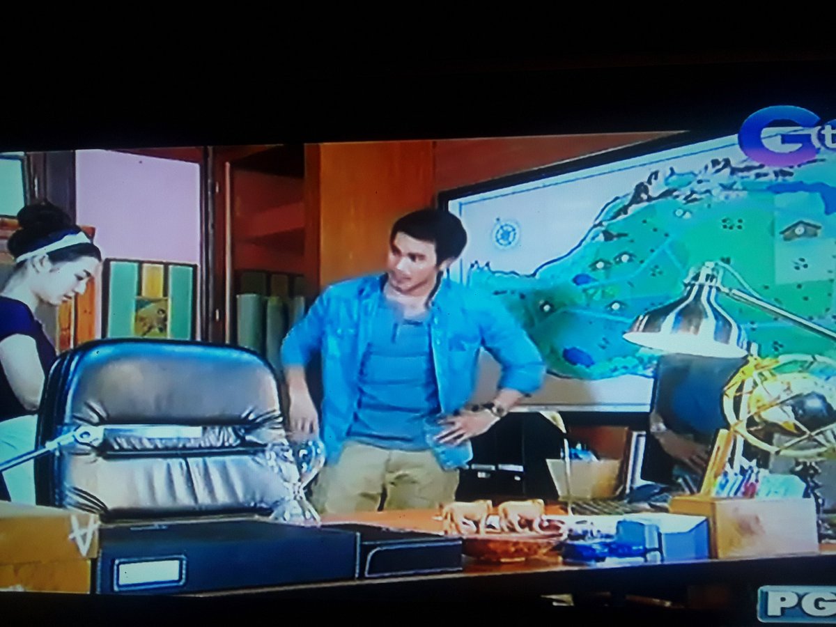 JAMSKIE30125720's tweet photo. Ang boss mo ung nagttrain sayo hehehe. Swerte mo claire
#FLSecrets https://t.co/q0kCDCcYl6