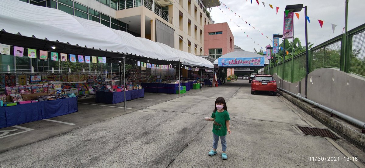 djsoundstylist's tweet photo. แม่ๆ #PlanForKids #แปลนฟอร์คิดส์ จัดงานแฟร์ ลดกระหน่ำ แจกกระจาย ลูกหลานใครชอบไดโนป่วน ก๊วนไดโนเสาร์ หนังสือเด็กของเล่นเด็กลดสุดๆ 

กระเป๋าฉีกแล้วจ่ะ 🤣 แต่คุ้มมาก รีบมาตำเด้อ ตามโลเคชั่นมาได้เลย มีถึงวันที่ 6 ธ.ค. น้า #โปรดีบอกต่อ https://t.co/76B0WClrMH