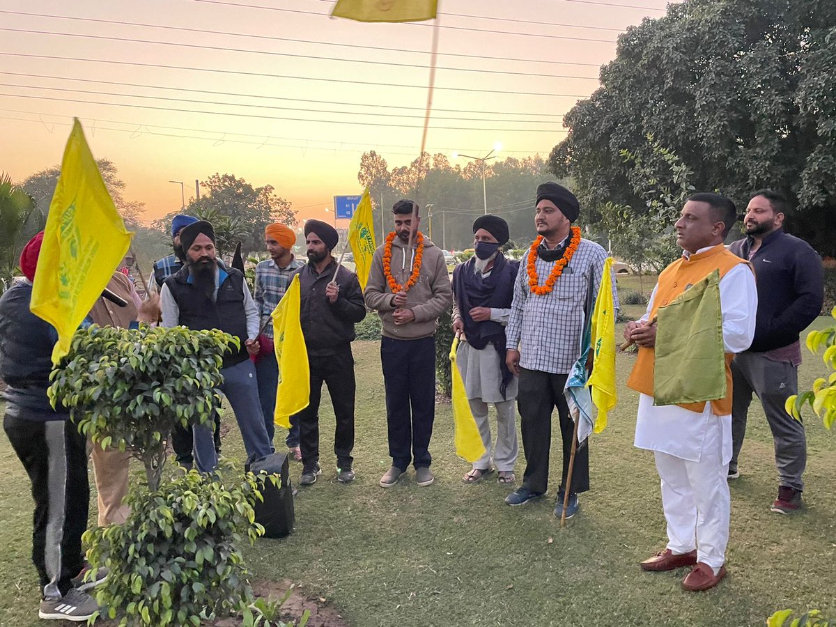 mlpannu's tweet photo. ਆਖਿਰ  ਸੇਵਾ ਸਫਲ ਹੋਈ  #FarmersProtest ਫਤਹਿ ਹੋਇਆ ! 
ਕਿਸਾਨ ਮਜਦੂਰ ਏਕਤਾ ਜ਼ਿੰਦਾਬਾਦ ! https://t.co/atWkC8OGKf