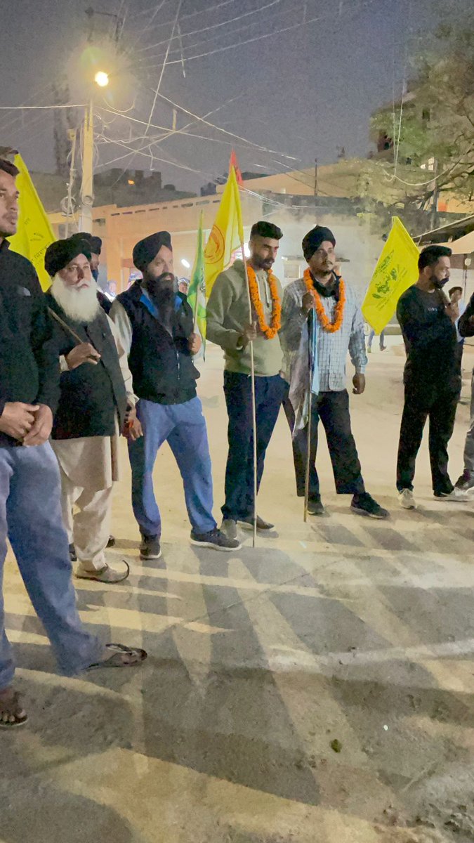mlpannu's tweet photo. ਆਖਿਰ  ਸੇਵਾ ਸਫਲ ਹੋਈ  #FarmersProtest ਫਤਹਿ ਹੋਇਆ ! 
ਕਿਸਾਨ ਮਜਦੂਰ ਏਕਤਾ ਜ਼ਿੰਦਾਬਾਦ ! https://t.co/atWkC8OGKf