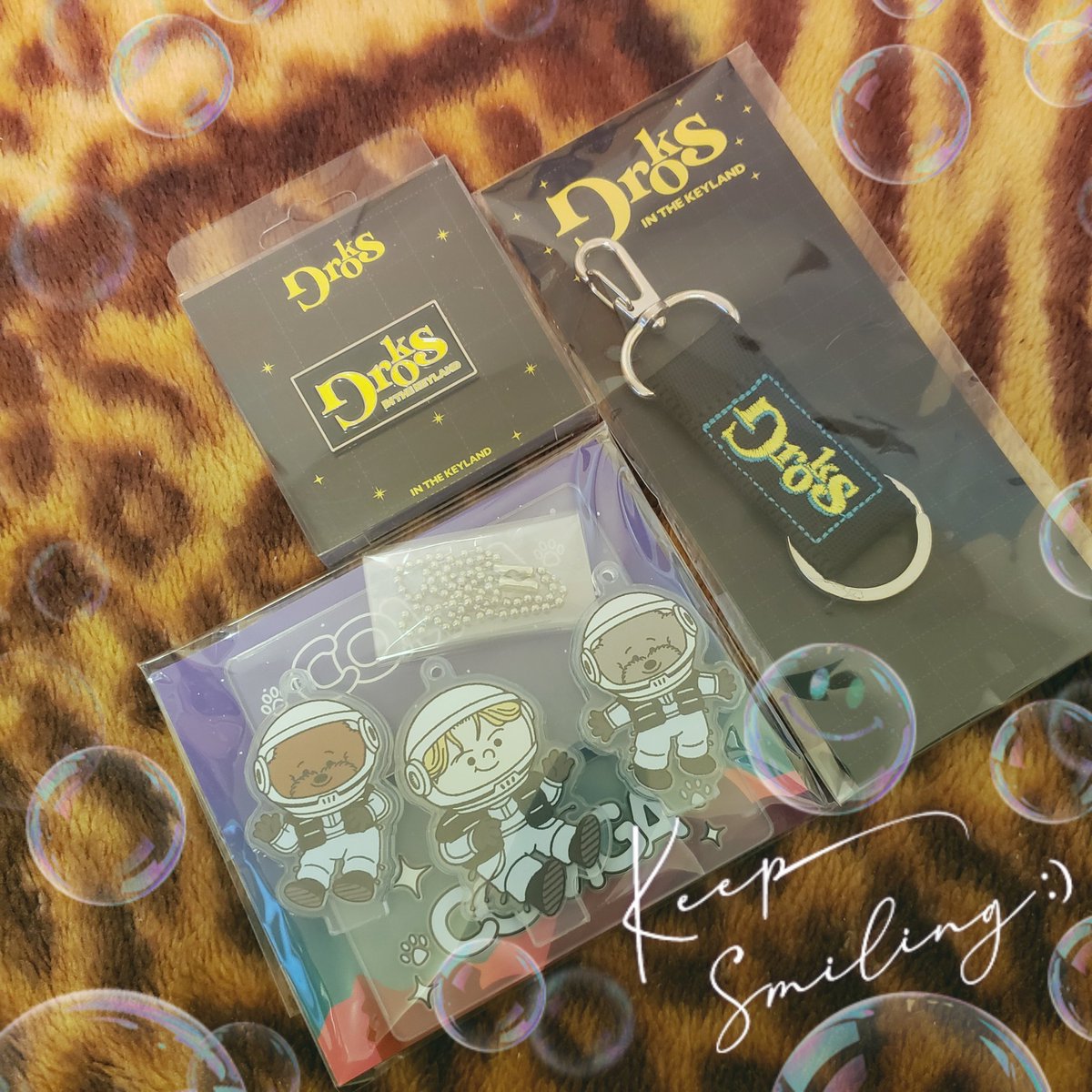 syanblue's tweet photo. キーくん🗝️届いた✨
フーディーそんなに大きくないってツイート見かけんだけど…頼めばよかったな🤔キーリングセットは後で組み立てよう😃
#KEY #키 #キー #KEYLAND
#BeyondLIVE #GROKSINTHEKEYLAND https://t.co/PS5vPsY6zm