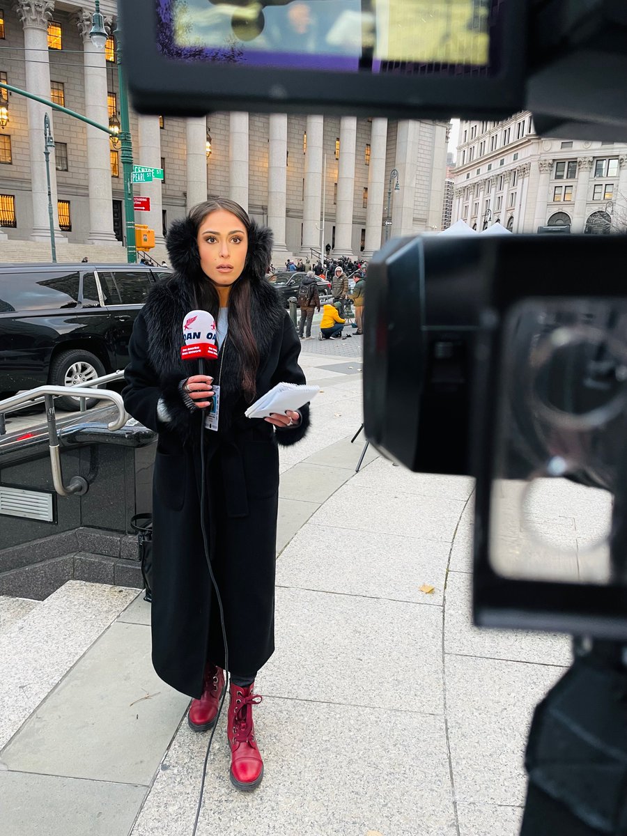 The face you make when learning the Judge in the #GhislaineMaxwellTrial was a handpicked Biden appointee who is excluding evidence subjectively deemed “sensational.”

One of the lead prosecutors is Comey’s daughter.

And, no cameras are allowed inside the courtroom. 

🤯🤯🤯🤯🤯