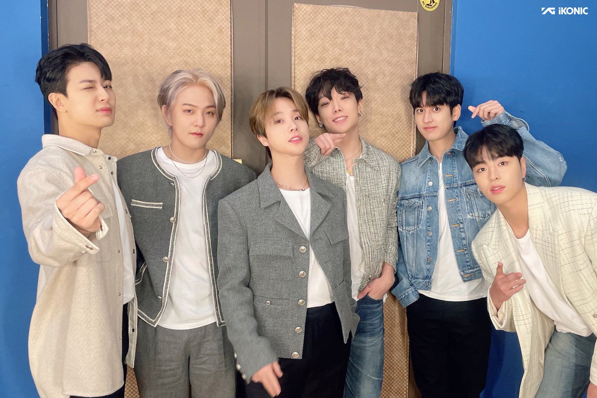 k_oojunhoe's tweet photo. The six members stood out with the wall standing firmly behind them. We showed off our finest style in front of the camera and gave this photo to iKONIC as a memory after the offline fansign event ended. It was such a happy time for us! You're all giving us happiness, thanks! https://t.co/IfauBkcbTf