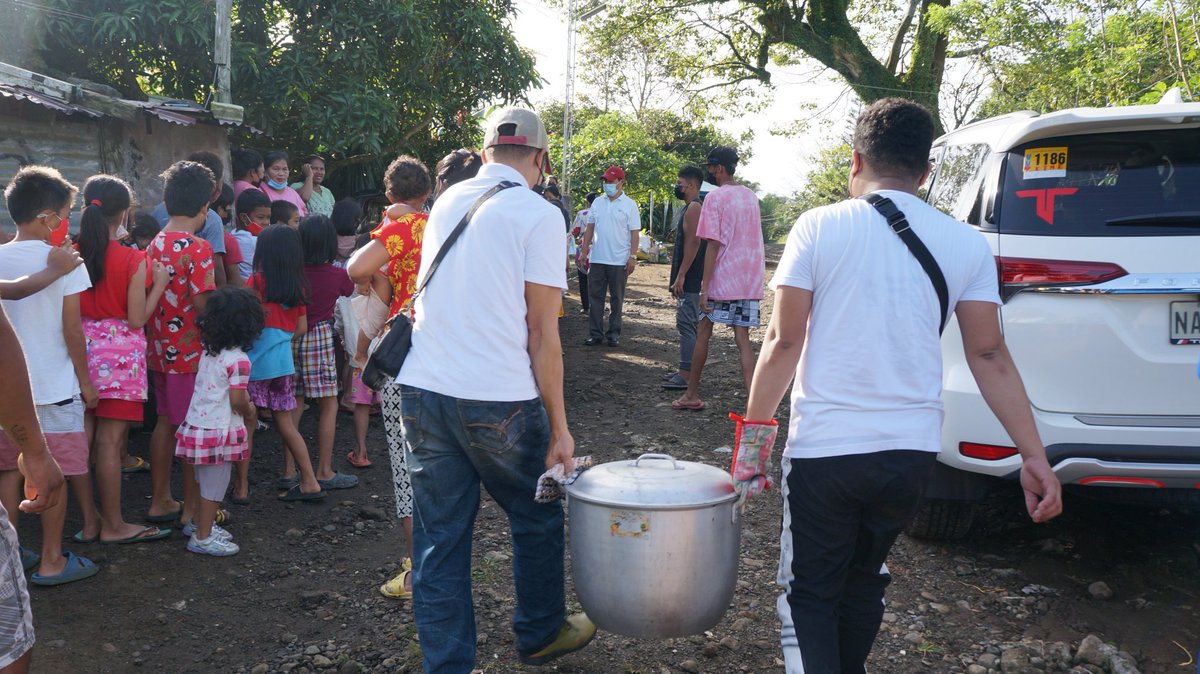 FiedacanMark21's tweet photo. #MCGIFeedingProgram 💖
Free Breakfast Champorado
150 recipients at Purok 80 kaybagal South Tagaytay
Maraming salamat po sa Dios sa muling mabuting pagkakataon. #MCGICares
- Members Church of God International https://t.co/dUu4iwx6vw