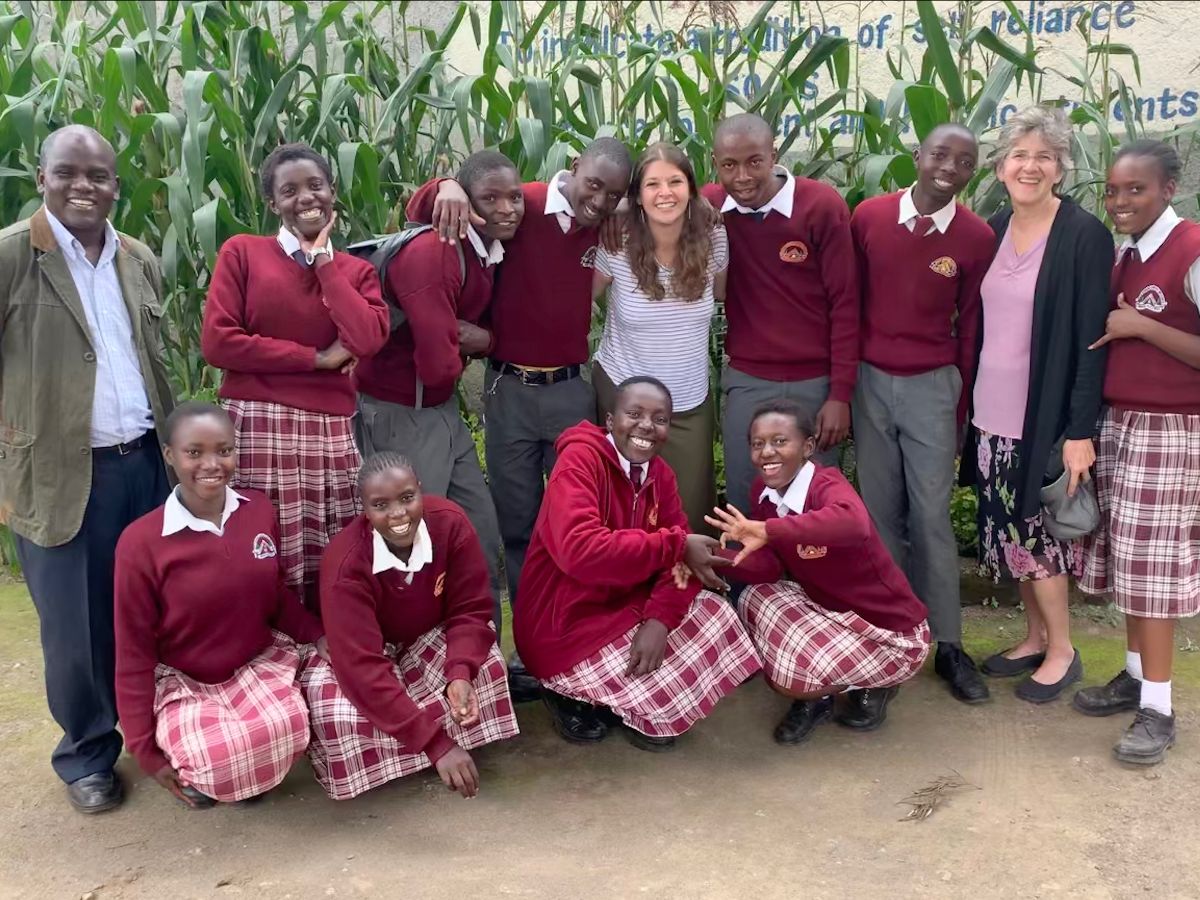 eachchild's tweet photo. Asking for Your Support 💝 - https://t.co/rErFACU3UE 2021 EC was able to provide a daily meal and an education for close to 700 orphaned students in Kenya and India. This was made possible because of generous donors who give monthly or gave to last year’s Annual Appeal. https://t.co/JPs4OyFufP