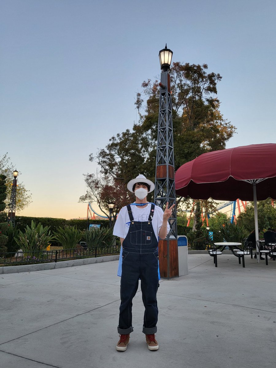 ODEN_JIN's tweet photo. 可愛すぎて誘拐されない？？大丈夫？？ボブサップのようなガタイのSP50人つけてる？？ https://t.co/RJXMoJ6vRh