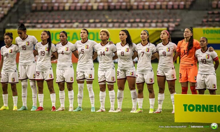 TacticamenteInc's tweet photo. 👀 También acordarnos de nuestra selección Vinotinto femenina, que está en Brasil enfrentando un torneo amistoso. 

Perdió 0-1 contra Chile y 4-1 contra Brasil, le queda medirse a India el miércoles. 

Hay mucho por analizar a menos de un año de la Copa America 🏆 https://t.co/lQIYQ3H2z2