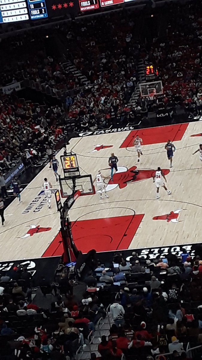 At Bulls Game were LIT! <a href="/chicagobulls/">Chicago Bulls</a> <a href="/unitedcenter/">United Center</a>  #ChicagoBulls #Chicago #Bulls #NBA #GOBULLS 💪🏼💪🏼💪🏼🐃