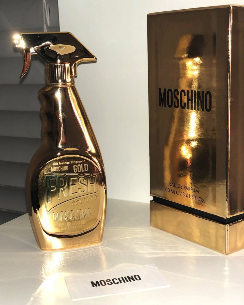irfahanie's tweet photo. Bottle macam sprayer? Moschino punya design always unique and fun. Tapi bau dia? Omg siapa dah follow I lama mesti tahu I suka this one so much and mmg hype all over the world. Fresh soapy in the beginning and sweet vanilla for the rest of the day! 100ml RM280 only! Retail RM440. https://t.co/uag9ETA7Xk