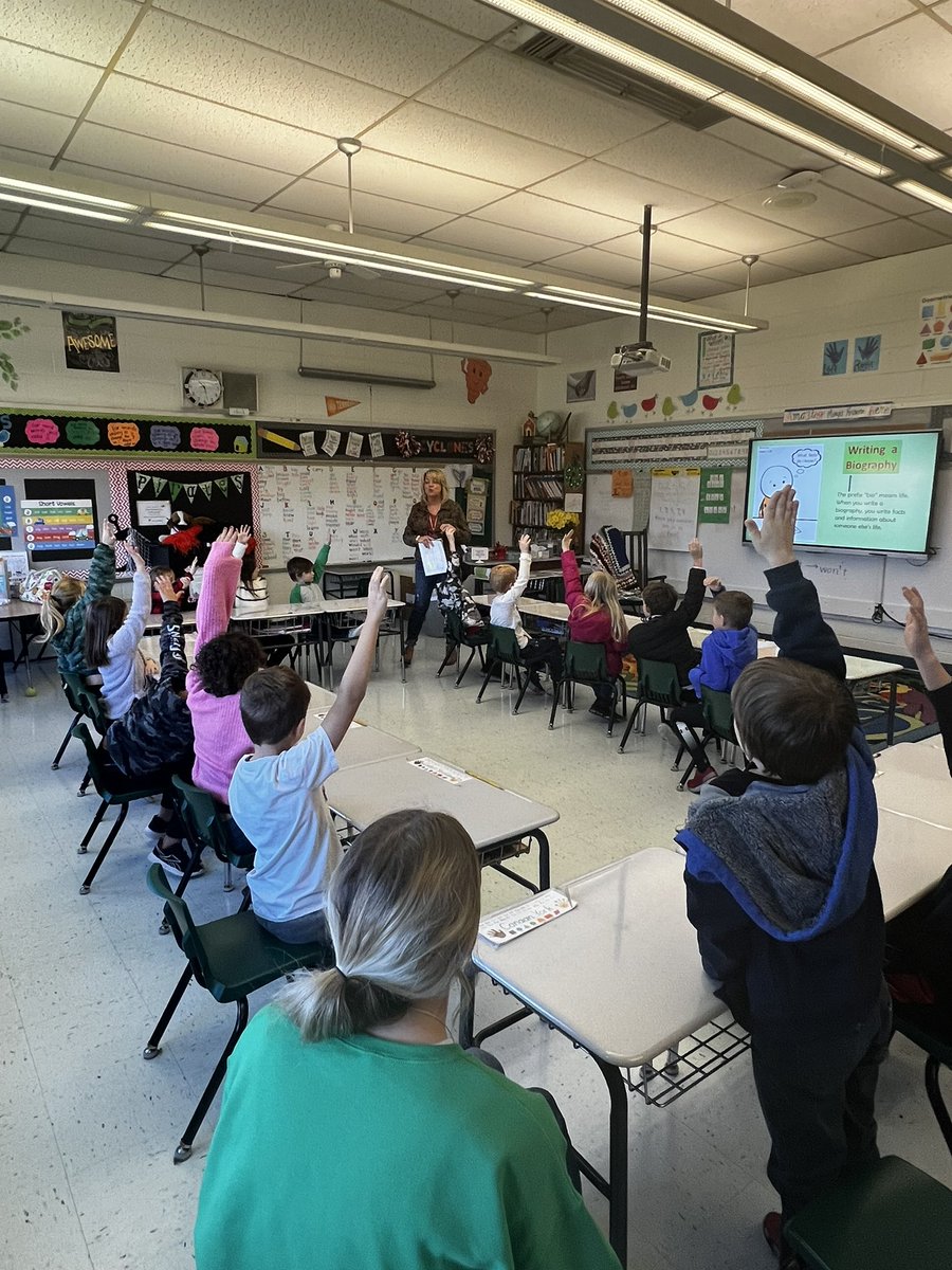 lisacoons10's tweet photo. Wow‼️ Can you say rockstar #soundsfirst instruction occurring in East Side Elementary after #Reading360 summer training. You should see these teachers- outstanding work ❤️❤️❤️ well done @ElizCitySchools and @MyraNewmanm for your vision and leadership. https://t.co/fKdVeJhmYh
