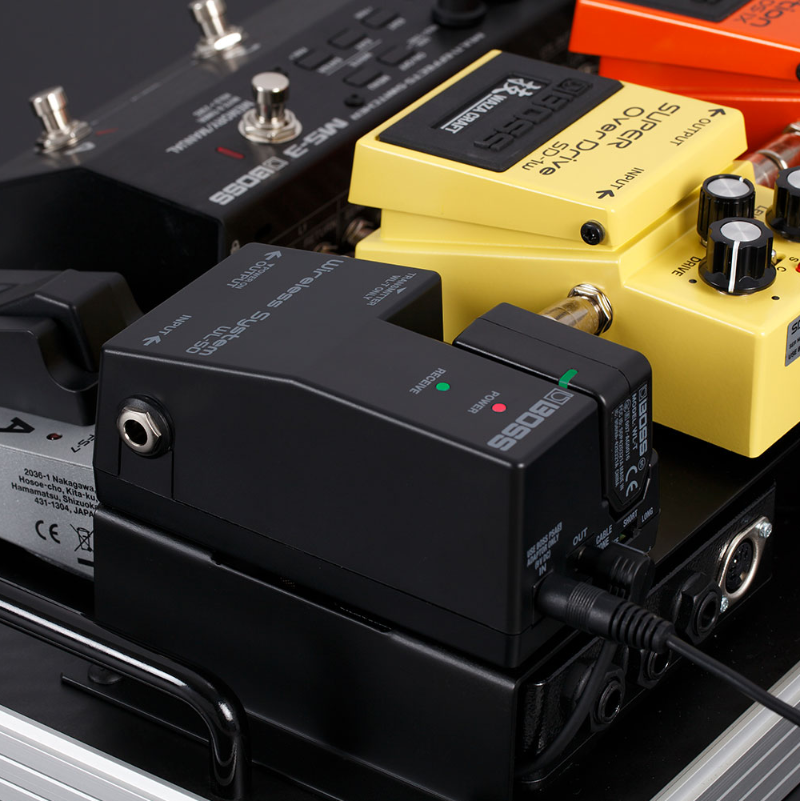 BOSS_jpn's tweet photo. WL-50 Wireless SystemはBOSSコンパクト・ペダルとほぼ同じサイズで、電源に関しても他のペダルと同じように駆動できるため、ペダルを1台追加する感覚で手軽にペダルボードへ組み込むことができます。
#BOSS_jpn #WL50