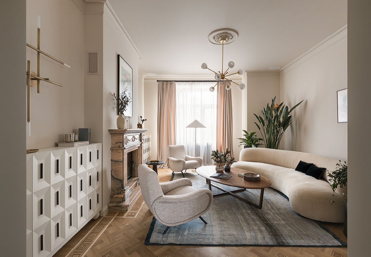 LighprouLED's tweet photo. Wall sconce, chandeliers and floor lamps fit the style of the living room interior design. #livingroom #livingroomdecor #livingroomdesign #lightingdesign #vintagehome #vintagelighting #fireplace #HomeDecor #interiordesign #lighting #lamp https://t.co/DJoqnSlUX8