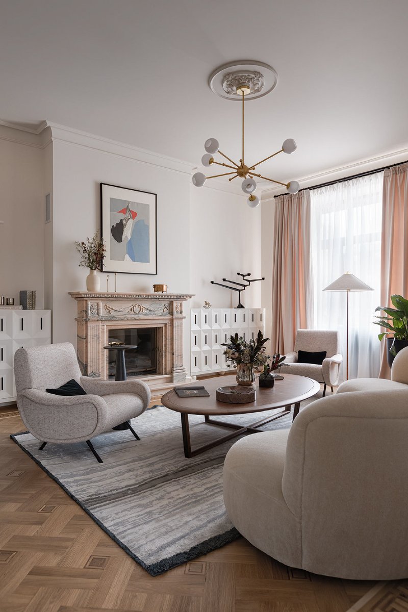 LighprouLED's tweet photo. Wall sconce, chandeliers and floor lamps fit the style of the living room interior design. #livingroom #livingroomdecor #livingroomdesign #lightingdesign #vintagehome #vintagelighting #fireplace #HomeDecor #interiordesign #lighting #lamp https://t.co/DJoqnSlUX8