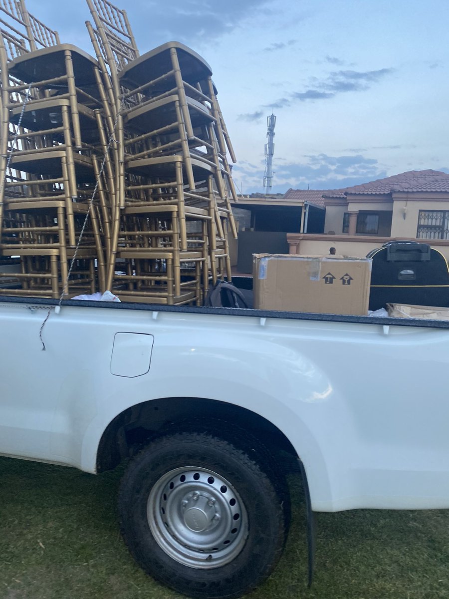 hallserve's tweet photo. Moving services https://t.co/vyDF7aku3V
