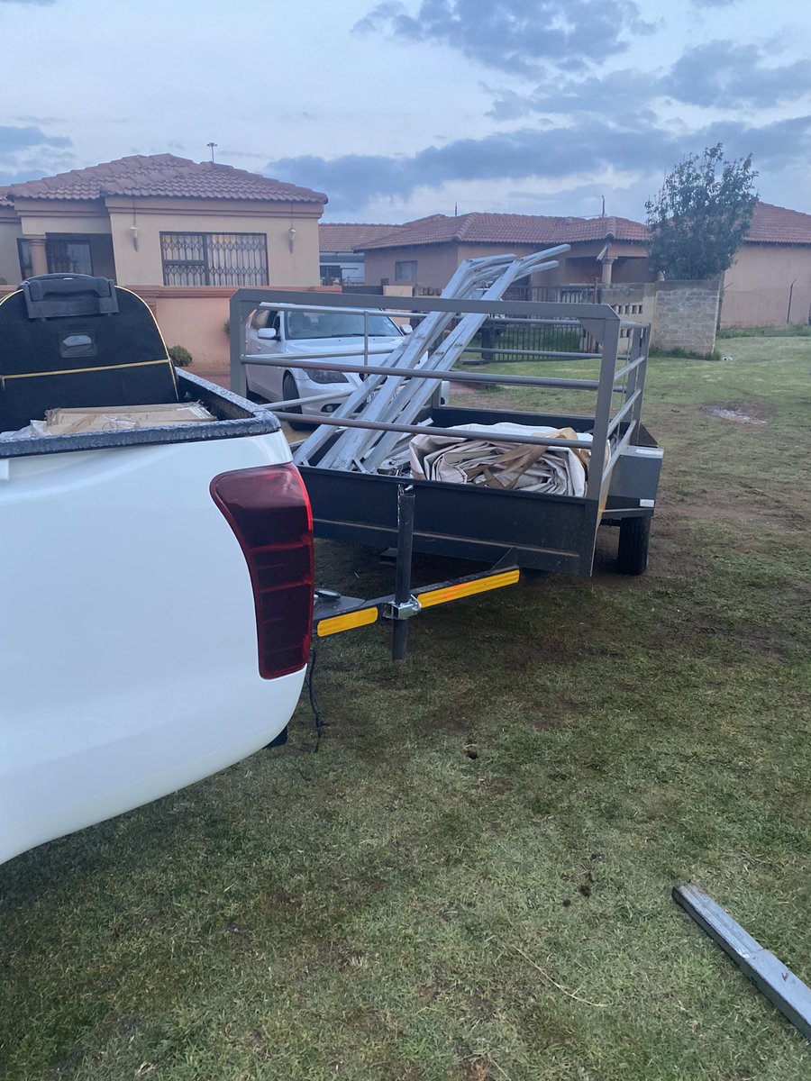 hallserve's tweet photo. Moving services https://t.co/vyDF7aku3V