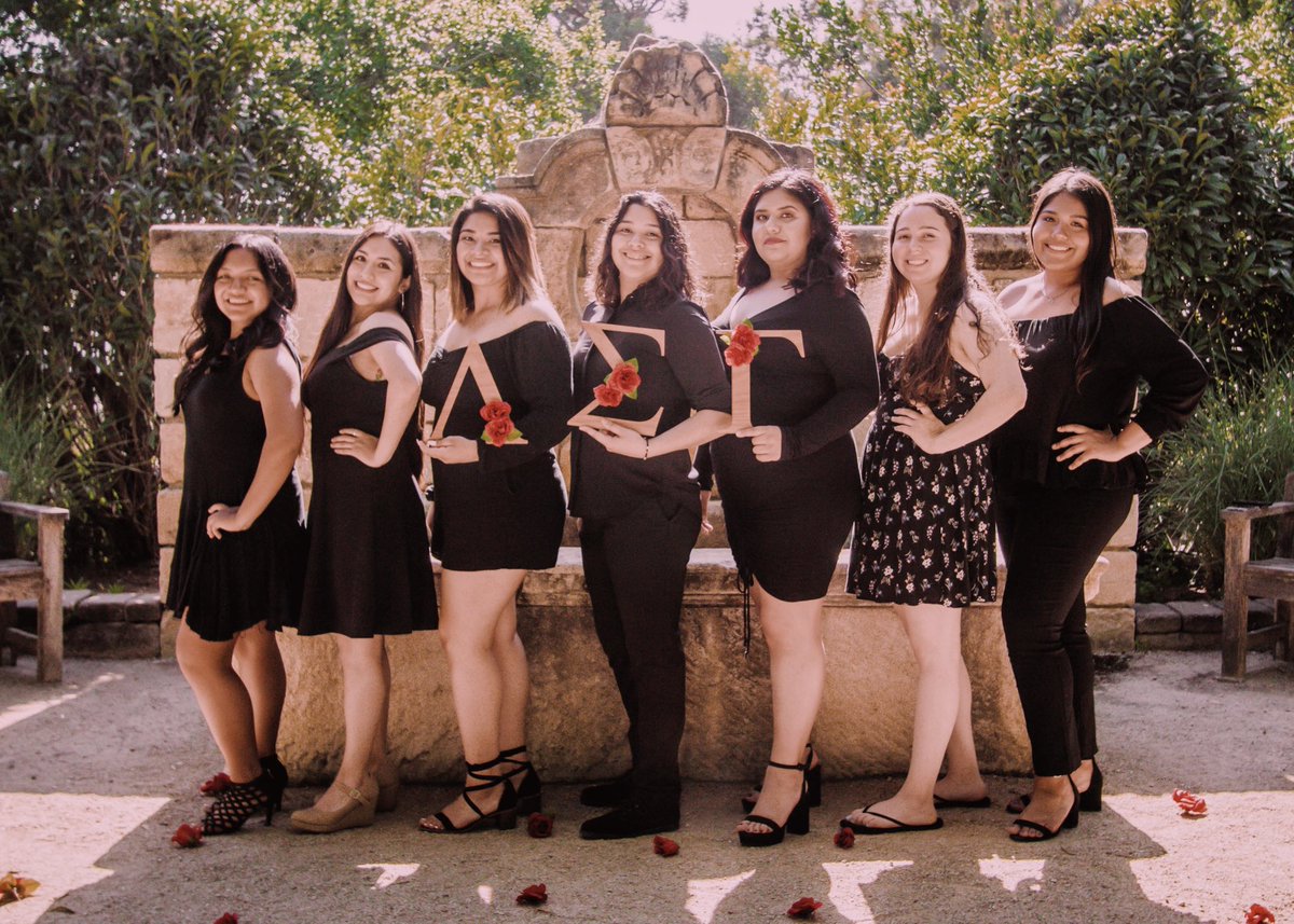 LSG_CalPoly's tweet image. Happy 3rd Lambdaversary to our Upsilon line!🥳Thank you for all your hard work and dedication you’ve put into this sisterhood! Here’s to 3 years of blooming into amazing red roses🌹🤍IPSE 

(all pictures posted were taken prior to COVID-19)