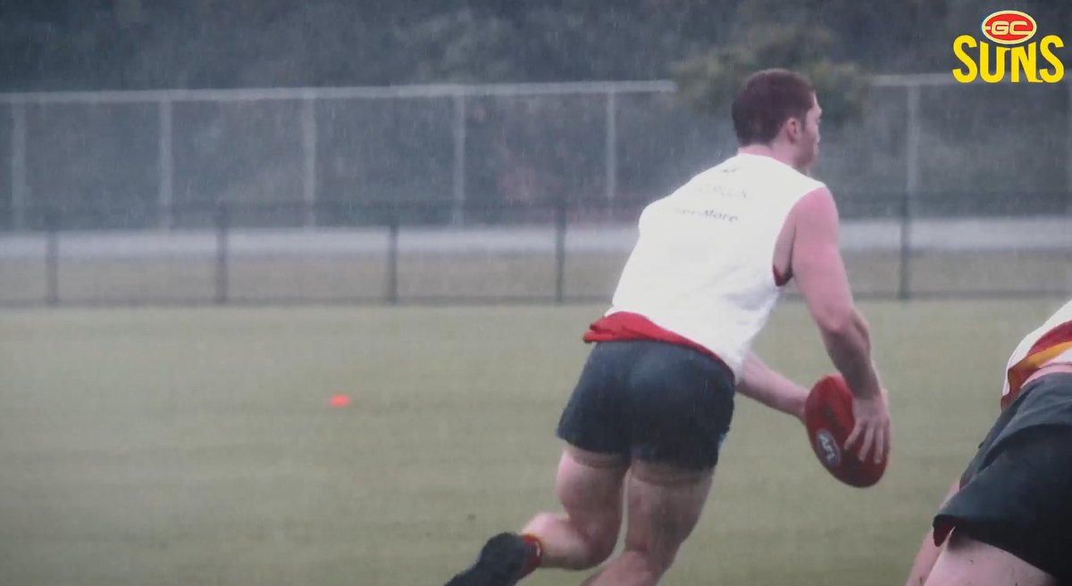 If it gets to December and you haven't shored up your 300+ player shortlist for 2022 @AFLFantasy, you're behind. Matt Rowell looking good in the 5 second shot of him during contact training - no strapping 🕵️‍♂️🕵️‍♂️ @CalvinDT @RoyDT @WarnieDT @MoreirasMagic