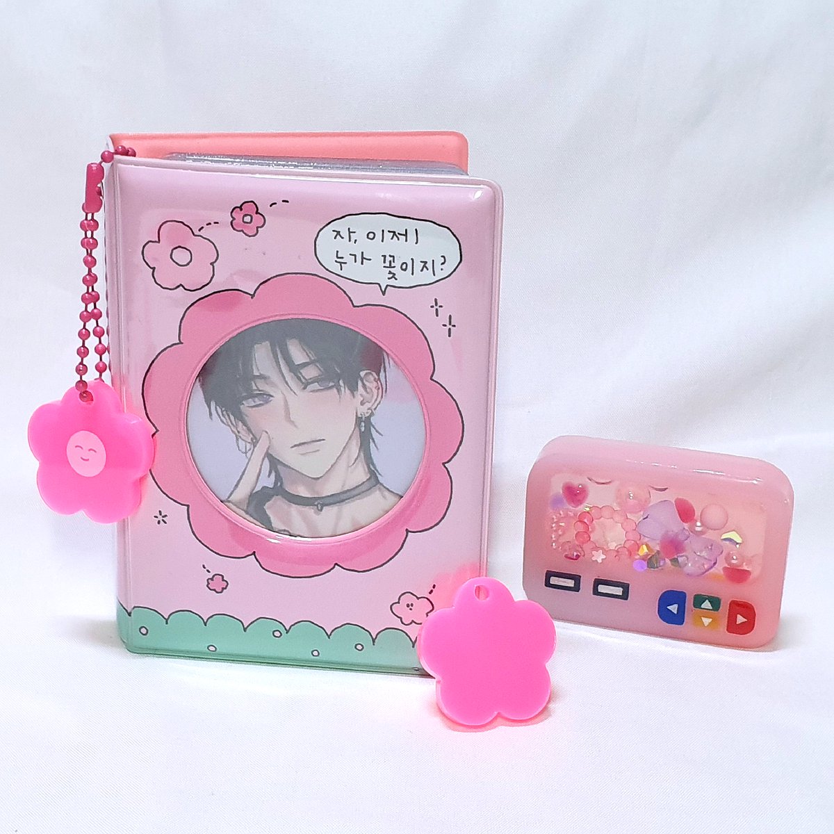 dokkomaa's tweet photo. 🌸 𝙛𝙡𝙤𝙬𝙚𝙧 𝙘𝙤𝙡𝙡𝙚𝙘𝙩𝙗𝙤𝙤𝙠 🌸

♡̷̷̷ 1단 콜렉트북 #플라워북 2차 / 투명포카 프레임 set ♡̷̷̷ 

🗓 11/30 ~ 12/2
팬덤/장르 상관 x

#rt 추첨 한 분에게 콜북 보내드려요

https://t.co/hFmHUmpIMW https://t.co/rCvfSxMgTE