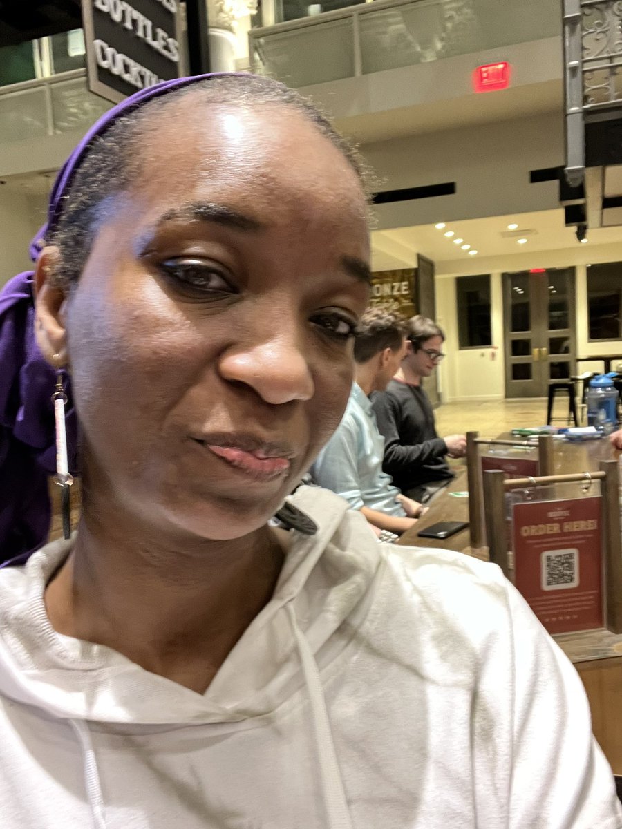 MaryamsMark's tweet photo. I didn’t really feel “up to going out,” I went anyway! Made it through and back home again. #gameboardnight  #organizer #davesimon Supporting my #besties https://t.co/E9nz0r3Da6
