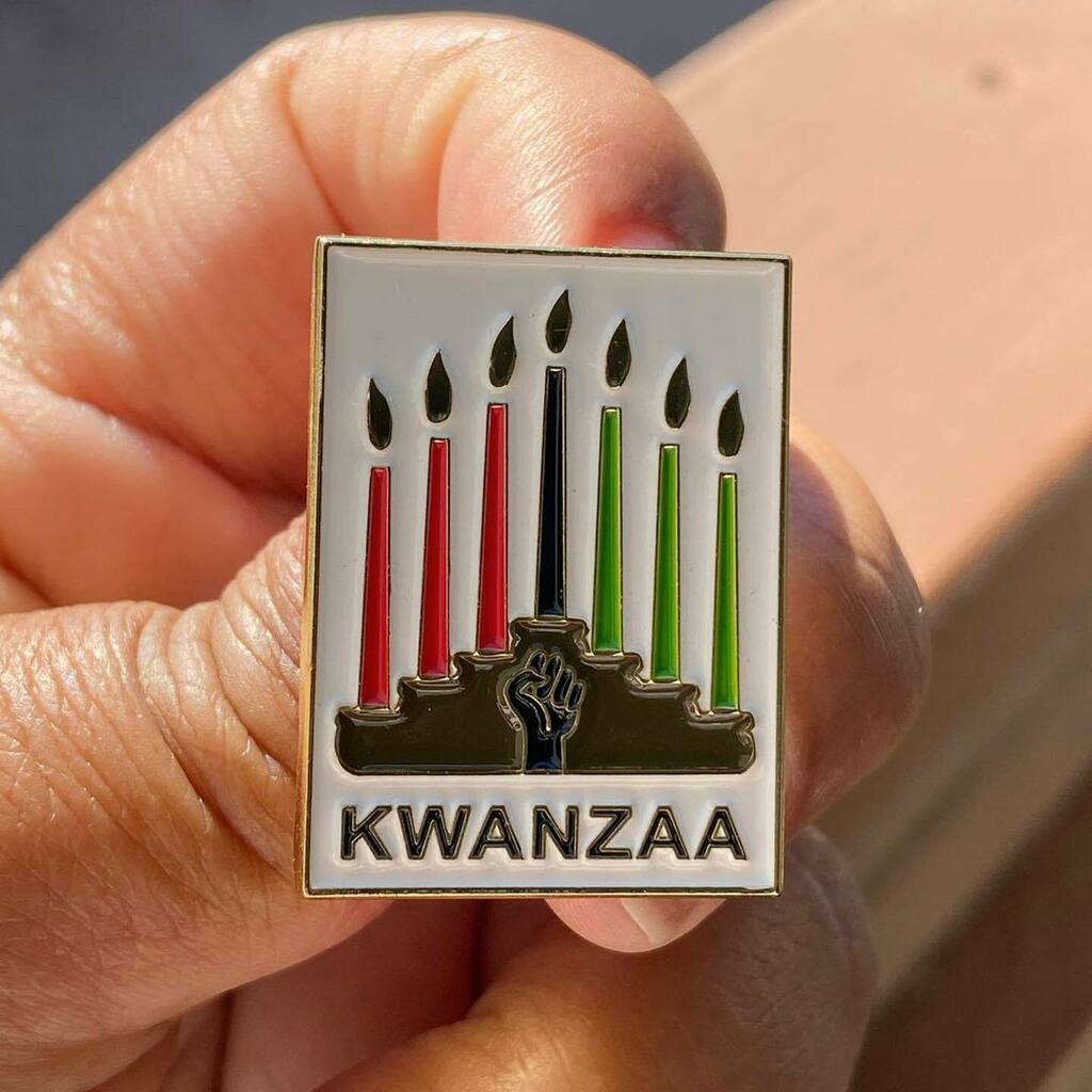 ShopMMeanings's tweet image. They’re Baaaaack ✨ 
My first pin. They won’t last long. 

Use FAV20 on our website for a discount at checkout. FREE Shipping on FB &amp;amp; IG shop purchases.

#melaninmeanings #kwanzaa #bpml #blackownedgifts #giftguide2021 #kwanzaa2021 #nguzosaba #kinara #… instagr.am/p/CW4gdeSp26-/