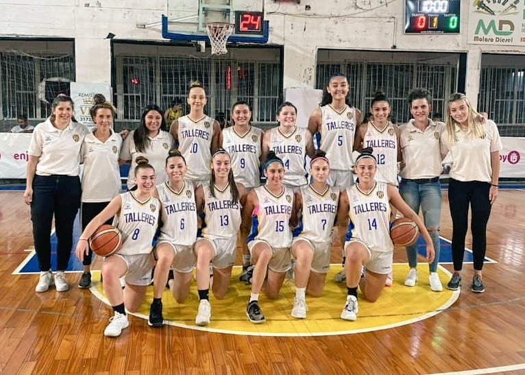 PLAY OFF U16
Todos los partidos difíciles. + allá del resultado está la tensión, la preparación,  entrenar más hrs... todo p/ llegar hta acá: LA FINAL. 
Nadie da nada x sentado. Así que mañana seguimos. Dejando todo lo que somos en la cancha. Queremos la 🏆, vamos x ella.