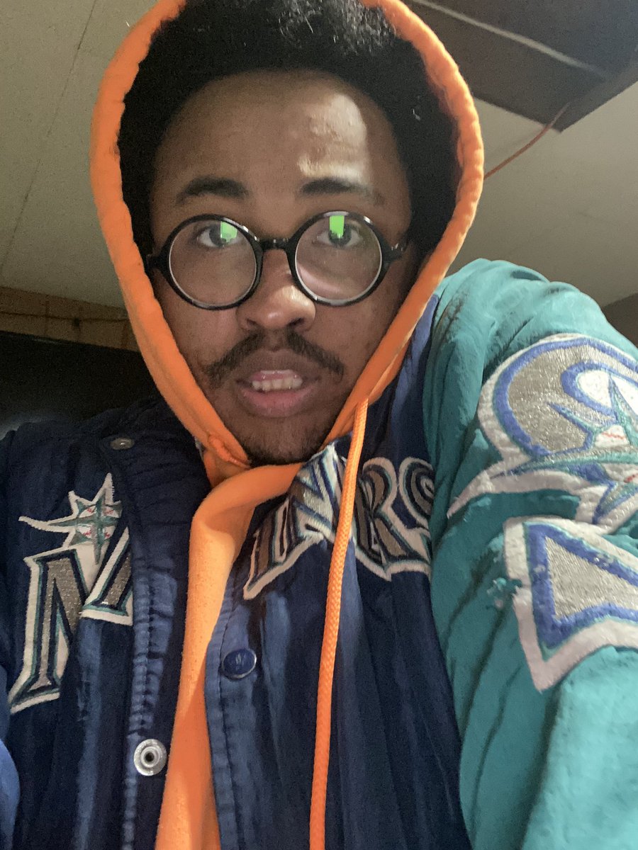 lilfuck_'s tweet photo. Shout out to another trip around the Sun!! Still so wild to me that I’m 29 now, I think I’m officially starting to feel old 😆 #SagSZN #goldenbirthday #AnotherOneInTheBooks https://t.co/9byR3lCdJR