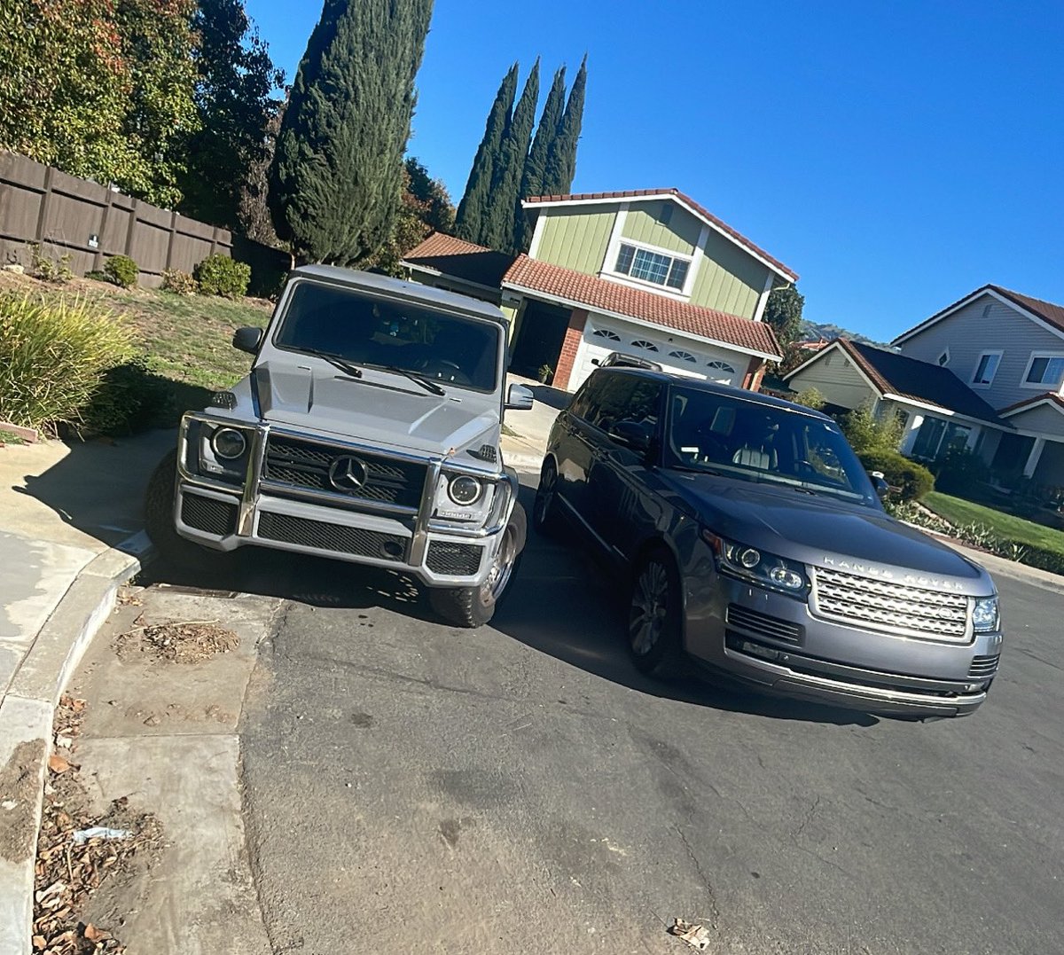 EPautogroup's tweet photo. Start living life like a roddy richh song LOL 🎶 G WAGON OR THE ROVER🎶 
Dm me to rent out the river for the weekend https://t.co/o4kOc9fbE7