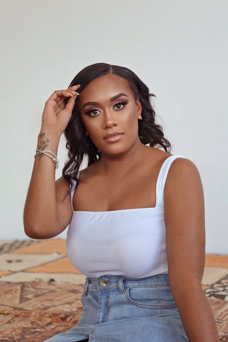 Cola vina! 
Purchase one of our favourite Glow Powder in ‘NADROGA’ worn by the beautiful Maria or check out more of our Palavi Beauty Glow Powders when we launch tomorrow at 4:30 PM AEST.

TOSO MA HAKWA GANG! 🤍