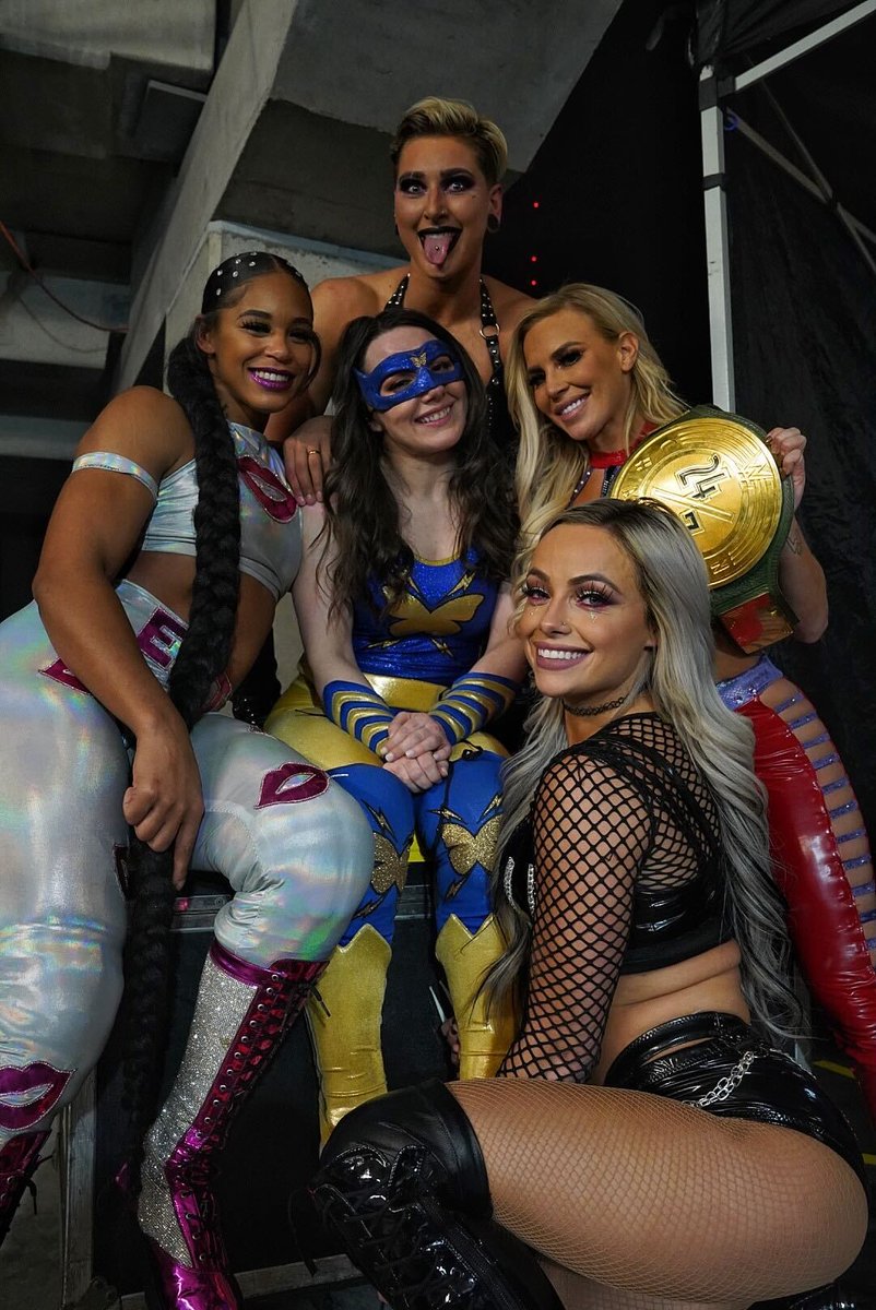 WWE tweet picture