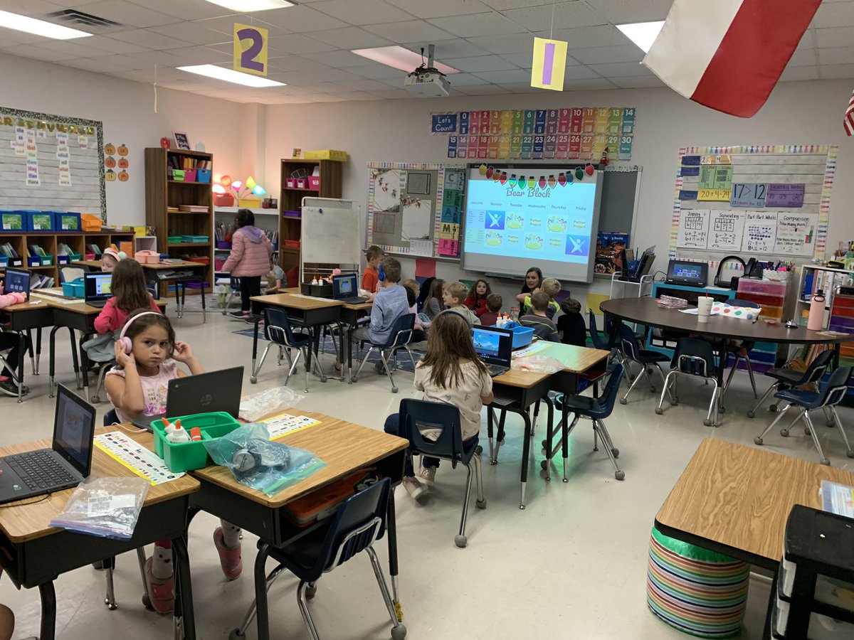 candrewsRLA's tweet photo. 1st Grade students and teachers were making things happen during their intervention block! #flexiblegroups #allmeansall #MISDpageturners @MrsForrersClass https://t.co/KLsz2CQJCK