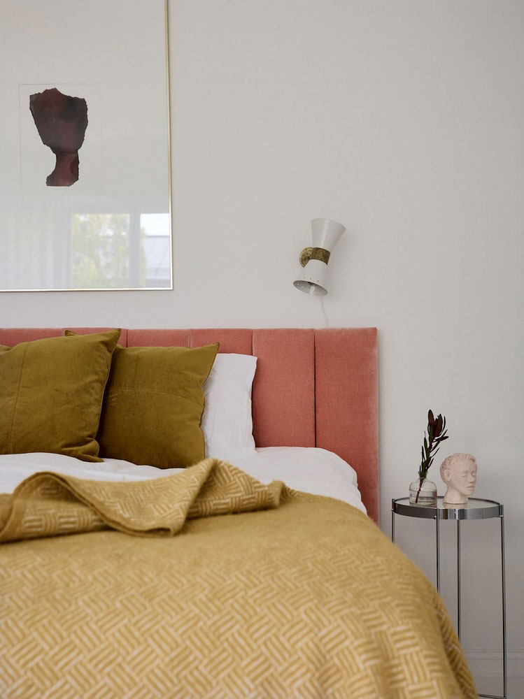 LighprouLED's tweet photo. The main chandelier and small wall lights are always the best choice for bedroom.
#bedroomdecor #bedroom #bedroomdesign #wallsconce #lighting #lightngdesign #HomeDecor #homedesign #interiordesign #interiordecor #homelighting https://t.co/uWL0lzDHyd